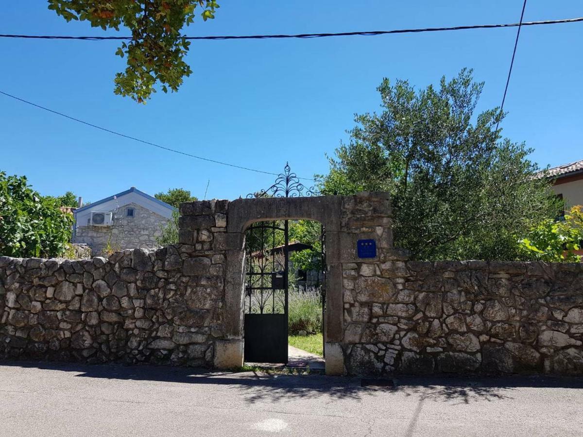 Holiday Home Banalu Ядраново Екстериор снимка